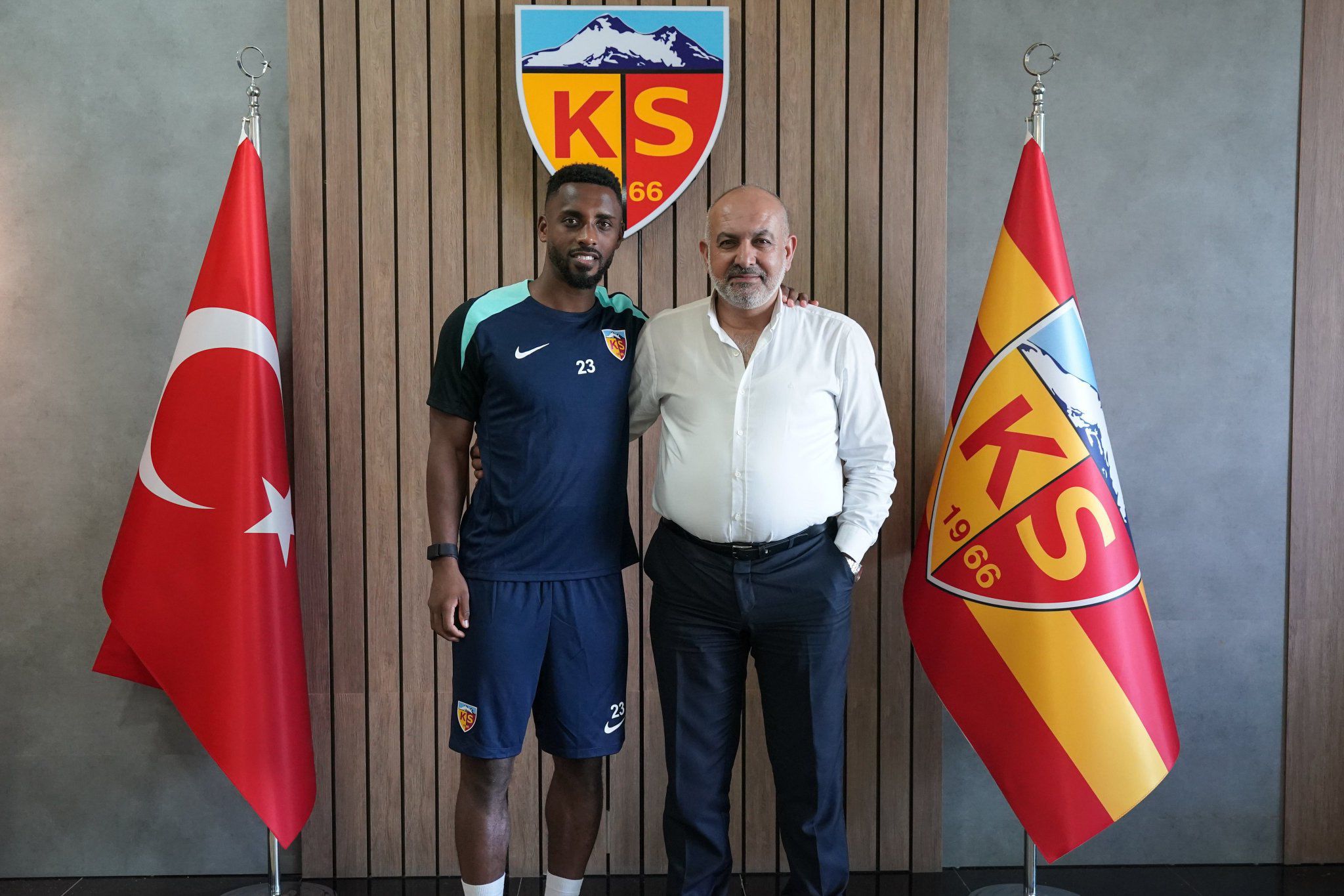 Kayserispor’da Carole ve Bahoken ile sözleşme uzatıldı